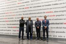 El miedo al otro, eje central de la nueva exposición de Antoni Muntadas en el Museo Universidad de Navarra